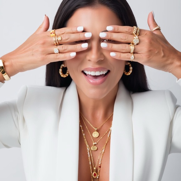 Meet your Posher, Lauren - Picture 7 of 7